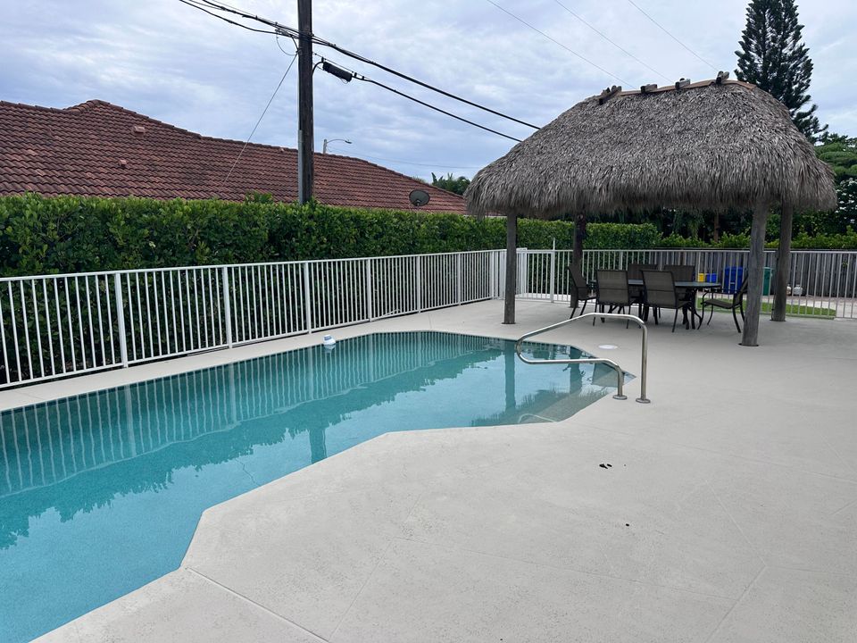 出租: $6,250 (3 贝兹, 2 浴室, 2397 平方英尺)