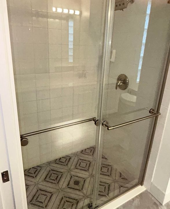 En Venta: $819,900 (4 camas, 3 baños, 2499 Pies cuadrados)