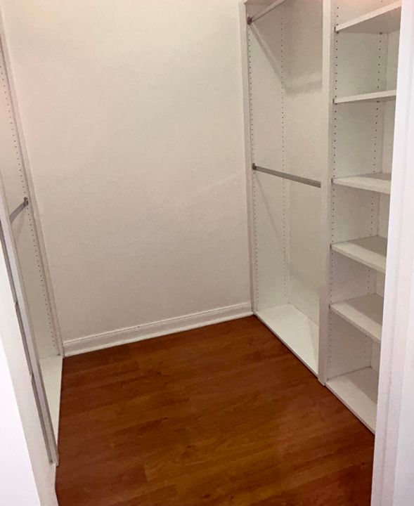 En Venta: $819,900 (4 camas, 3 baños, 2499 Pies cuadrados)