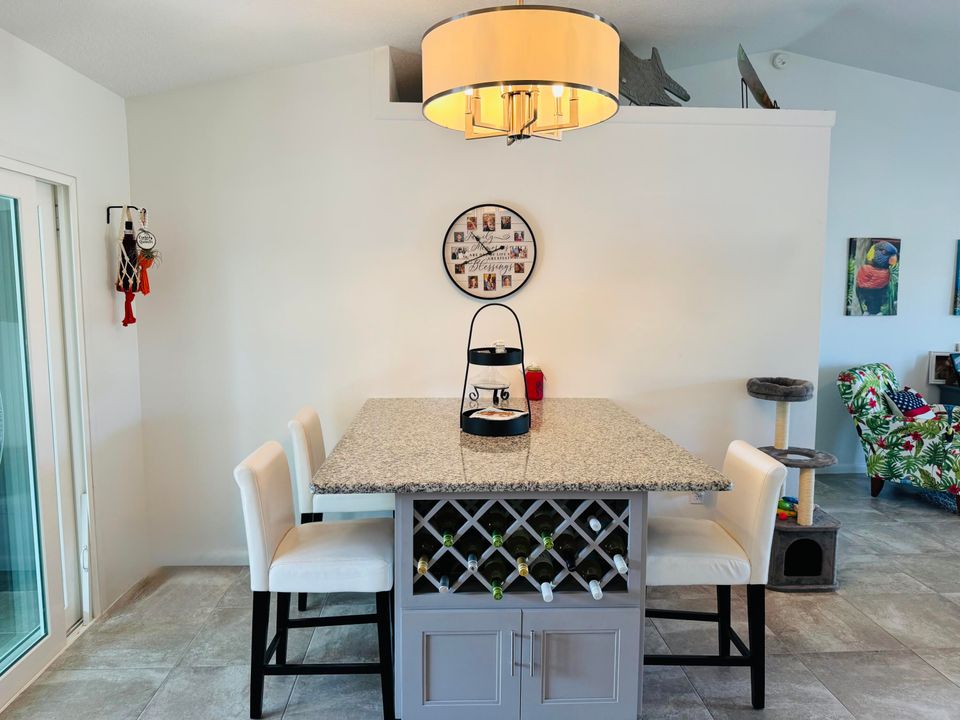 For Sale: $410,000 (3 beds, 2 baths, 1096 Square Feet)