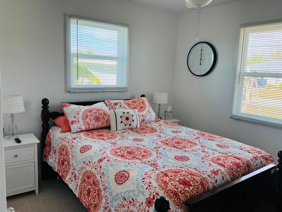 For Sale: $410,000 (3 beds, 2 baths, 1096 Square Feet)