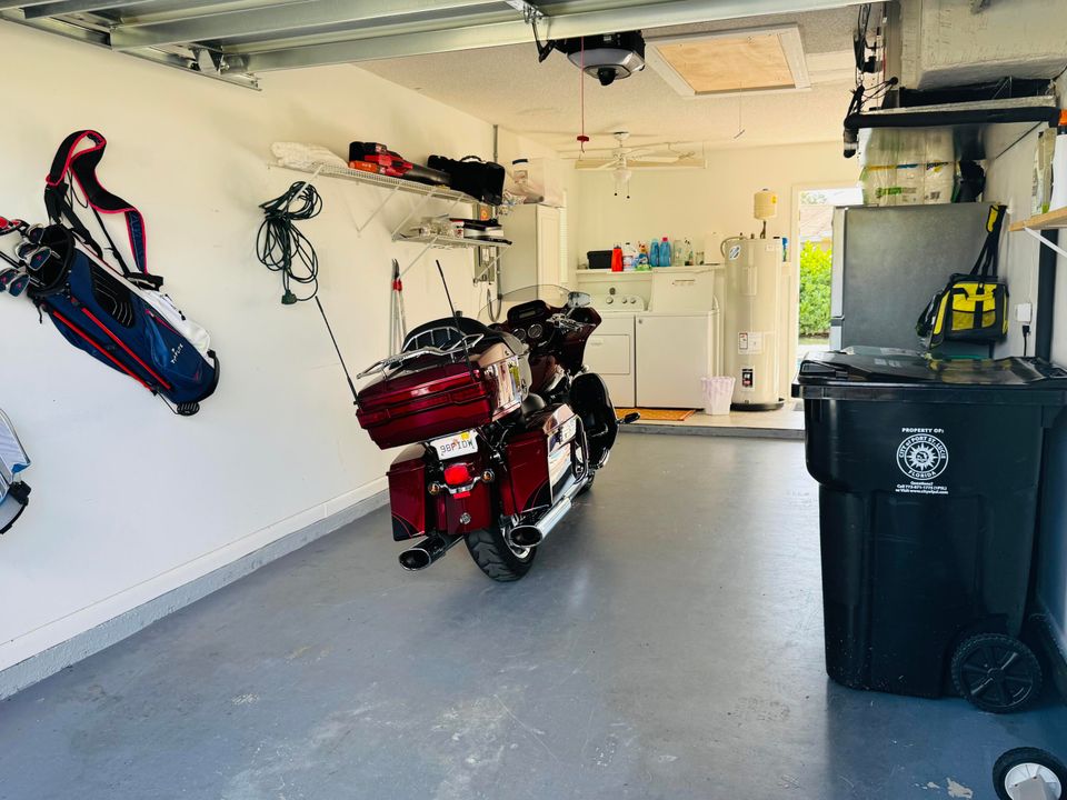 For Sale: $410,000 (3 beds, 2 baths, 1096 Square Feet)