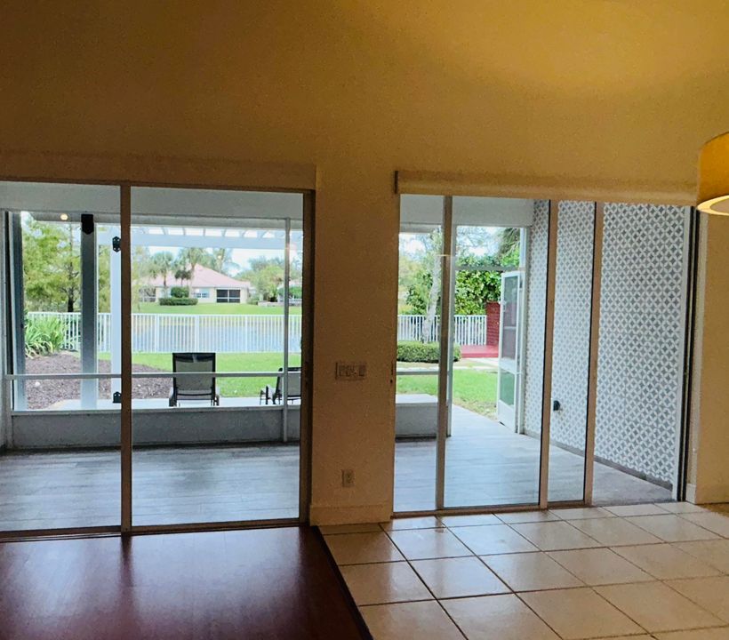 En Venta: $819,900 (4 camas, 3 baños, 2499 Pies cuadrados)