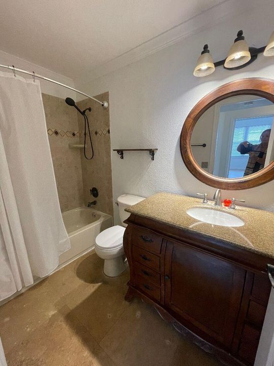 В аренду: $2,000 (2 спален, 1 ванн, 758 Квадратных фут)