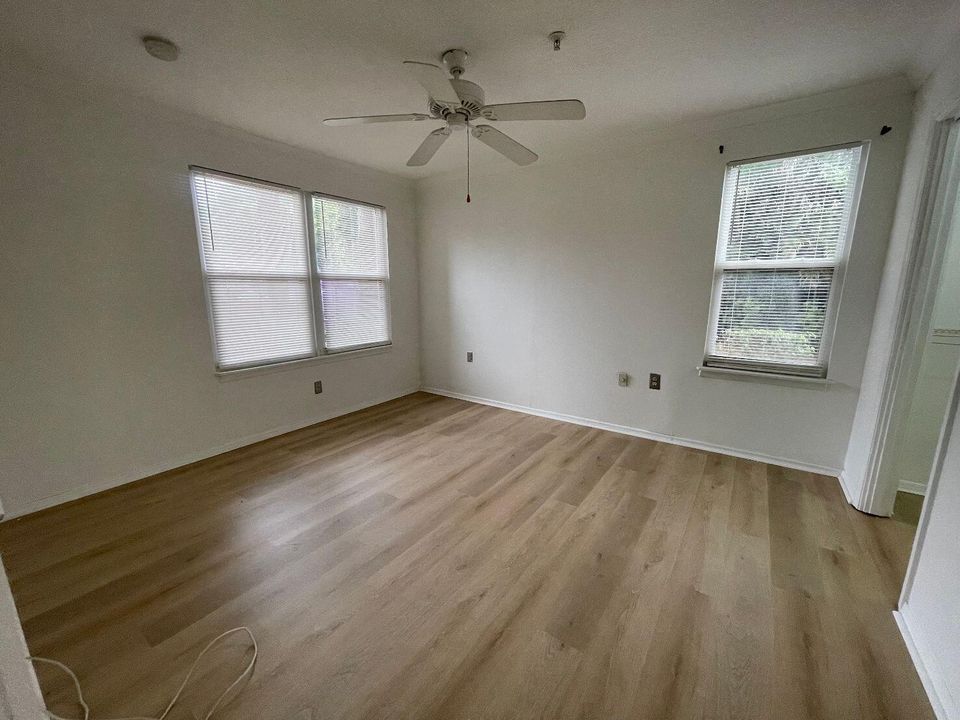 В аренду: $2,000 (2 спален, 1 ванн, 758 Квадратных фут)