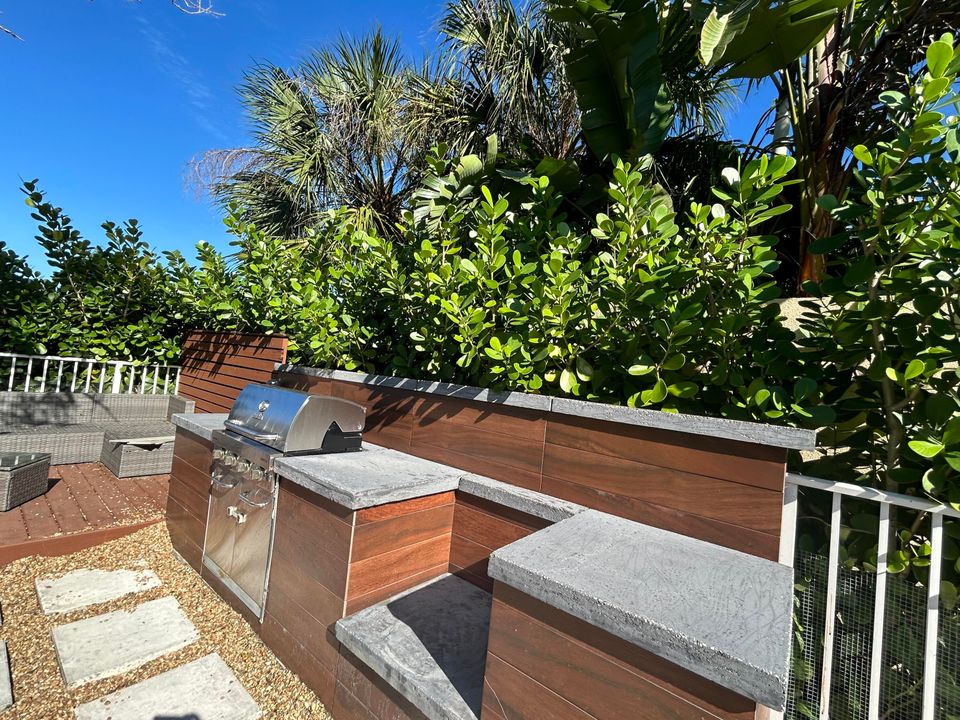 En Venta: $819,900 (4 camas, 3 baños, 2499 Pies cuadrados)