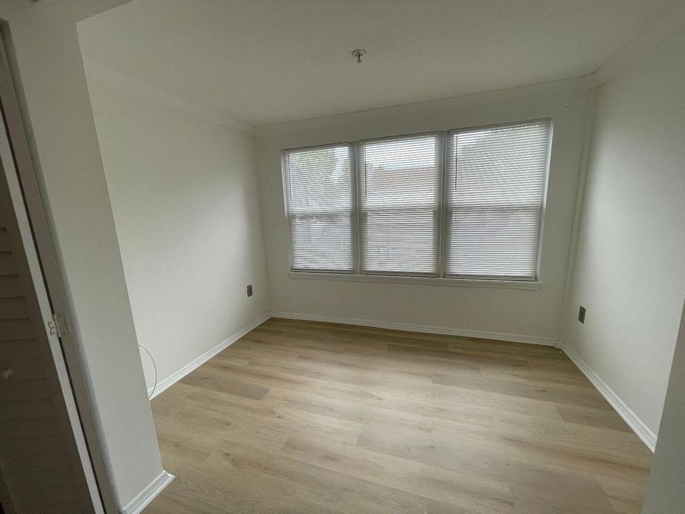 В аренду: $2,000 (2 спален, 1 ванн, 758 Квадратных фут)