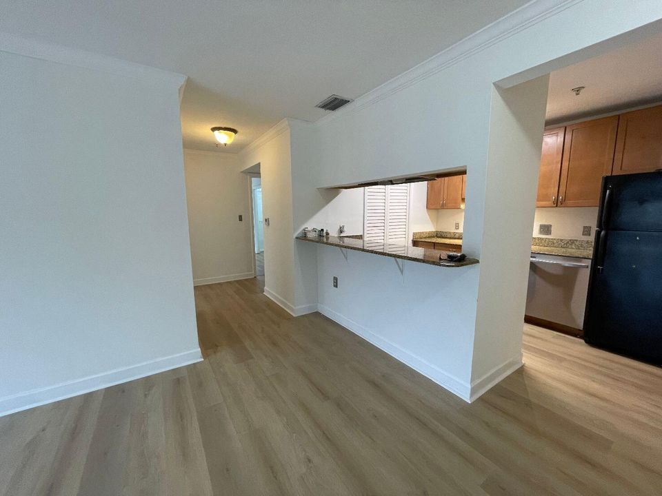 В аренду: $2,000 (2 спален, 1 ванн, 758 Квадратных фут)