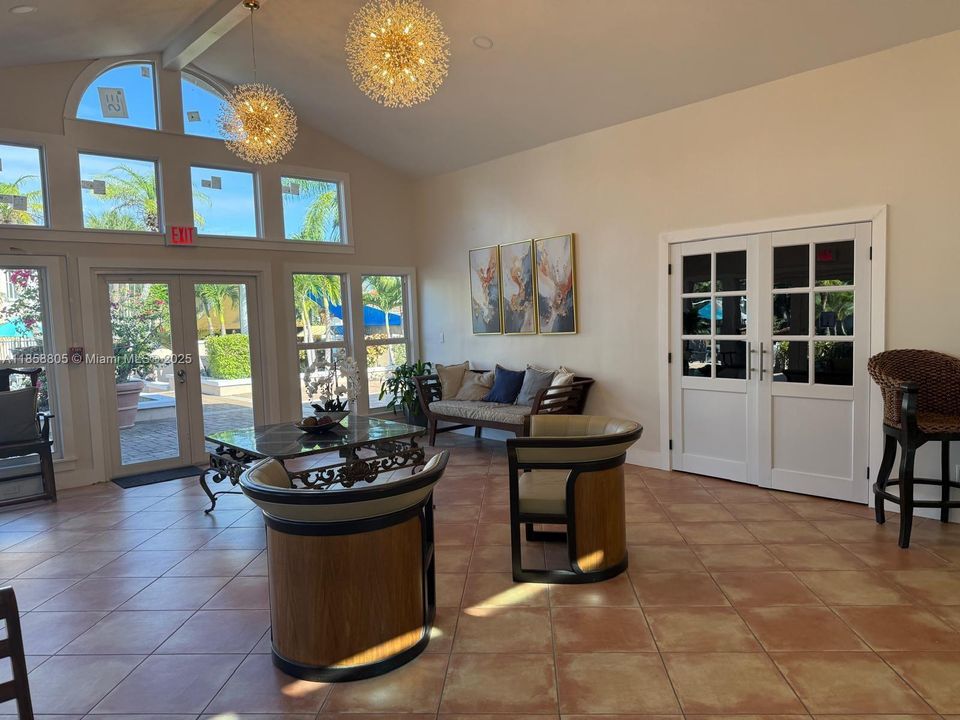 В аренду: $2,000 (2 спален, 1 ванн, 758 Квадратных фут)