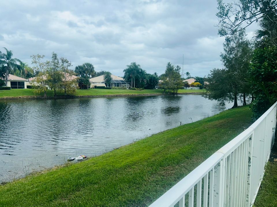 En Venta: $819,900 (4 camas, 3 baños, 2499 Pies cuadrados)