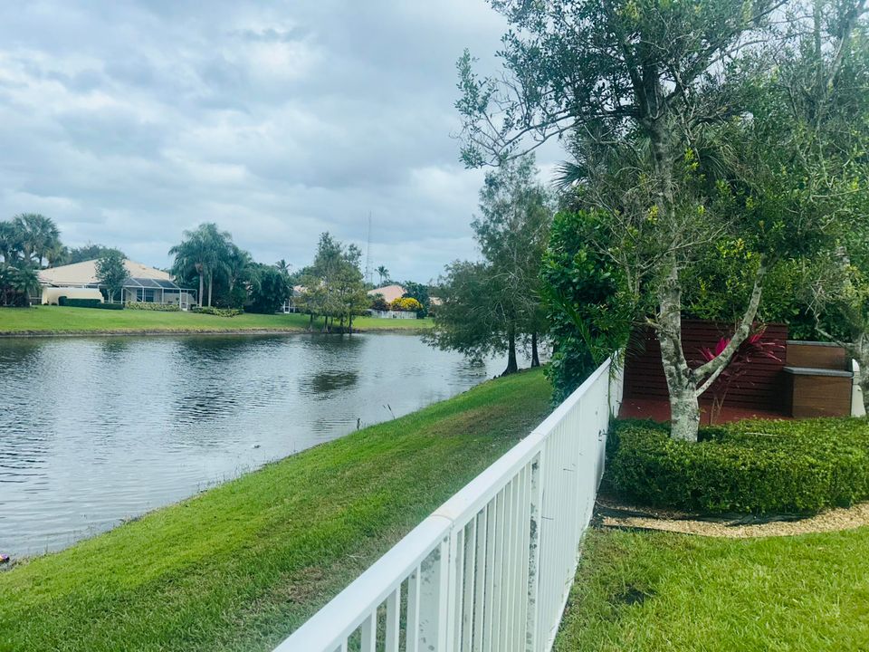 En Venta: $819,900 (4 camas, 3 baños, 2499 Pies cuadrados)