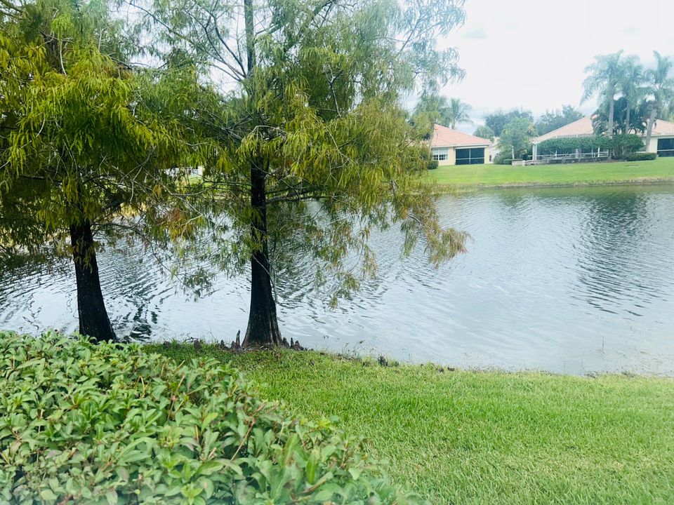 En Venta: $819,900 (4 camas, 3 baños, 2499 Pies cuadrados)