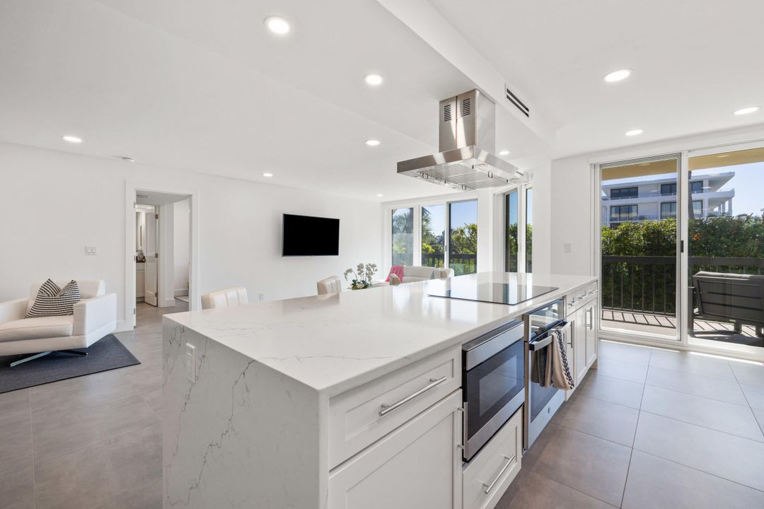 For Sale: $1,350,000 (2 beds, 2 baths, 1780 Square Feet)