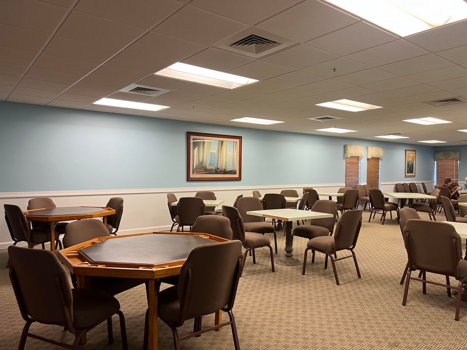 For Sale: $135,900 (1 beds, 1 baths, 754 Square Feet)