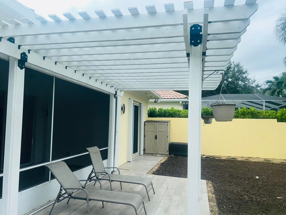 En Venta: $819,900 (4 camas, 3 baños, 2499 Pies cuadrados)