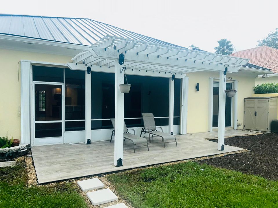 En Venta: $819,900 (4 camas, 3 baños, 2499 Pies cuadrados)