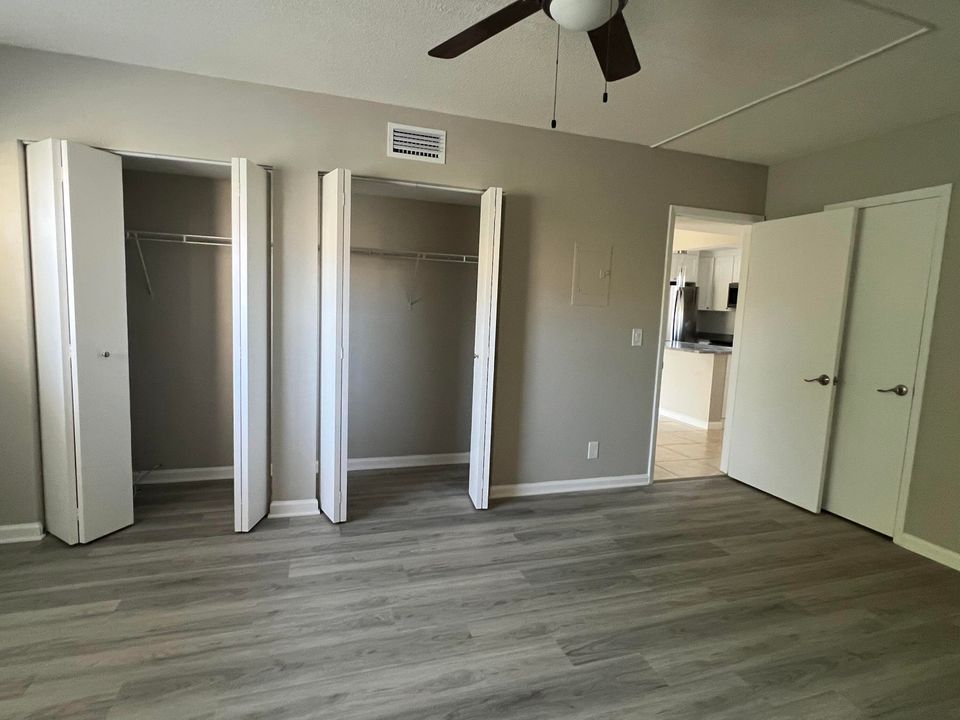 For Sale: $135,900 (1 beds, 1 baths, 754 Square Feet)