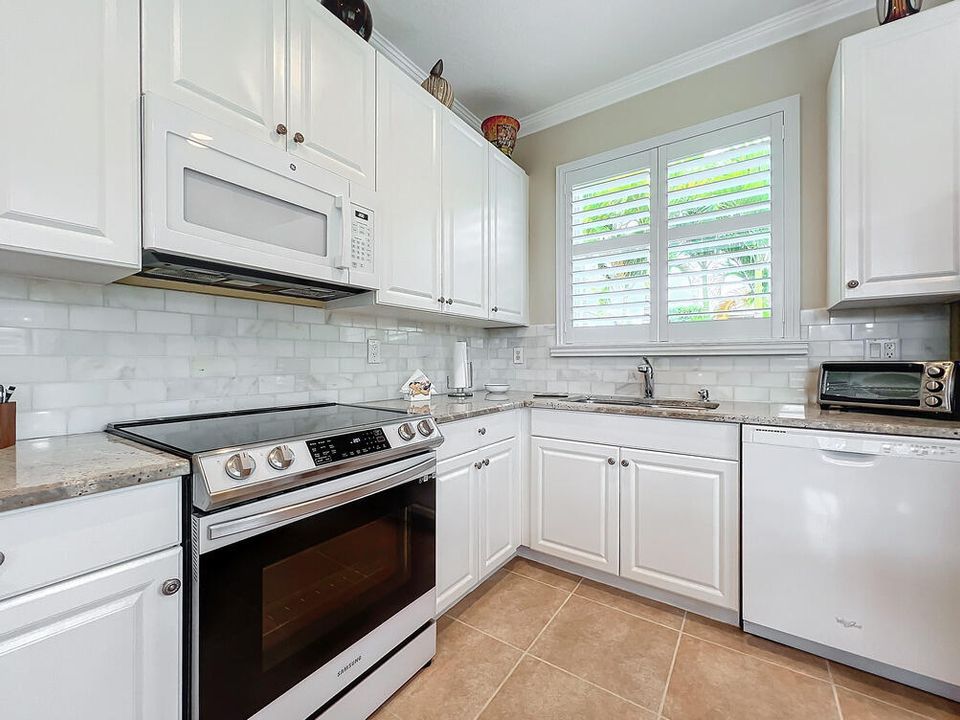 For Sale: $324,900 (3 beds, 2 baths, 1513 Square Feet)