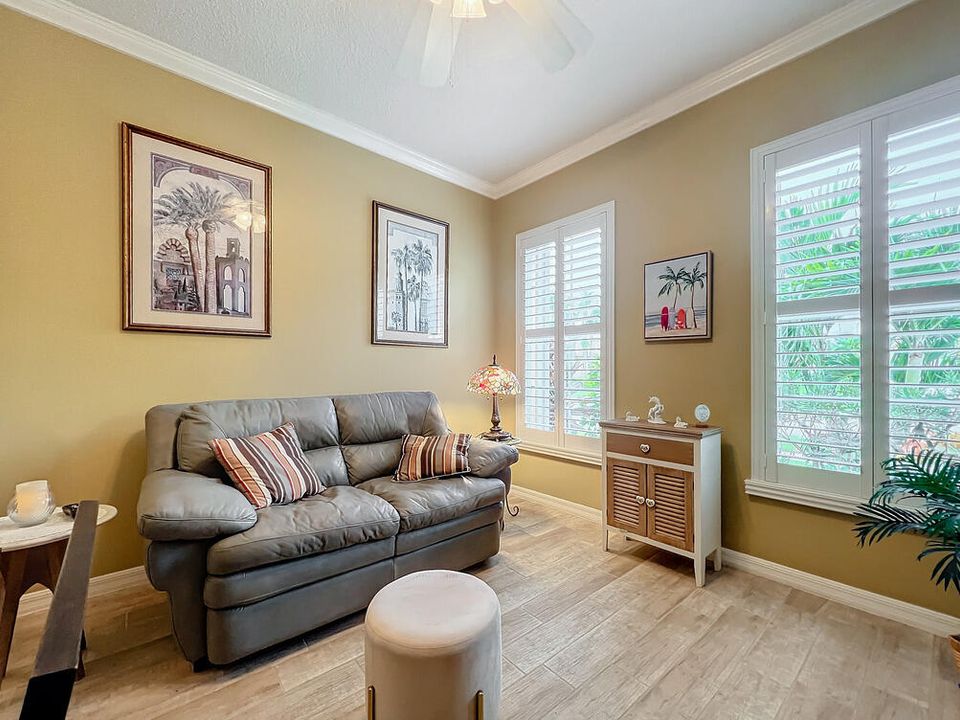 For Sale: $324,900 (3 beds, 2 baths, 1513 Square Feet)