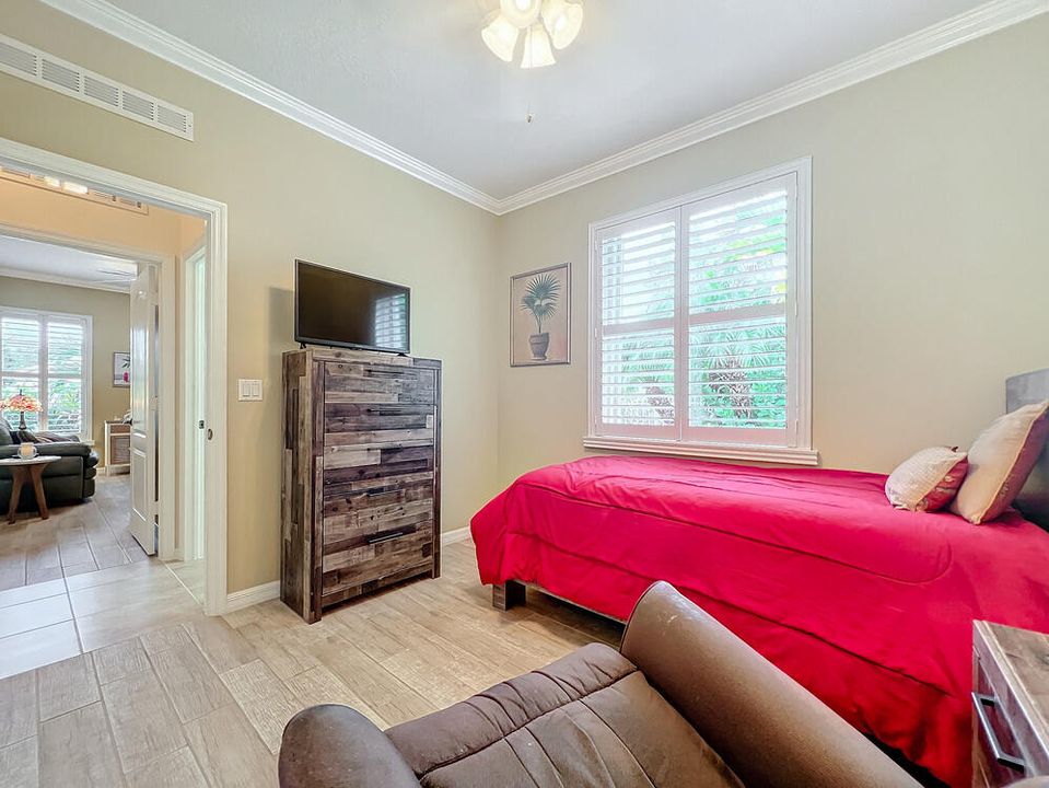 For Sale: $324,900 (3 beds, 2 baths, 1513 Square Feet)