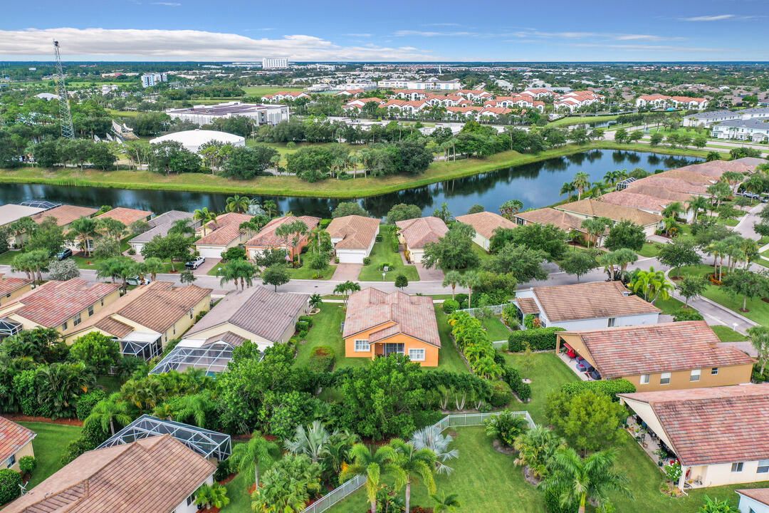 For Sale: $324,900 (3 beds, 2 baths, 1513 Square Feet)