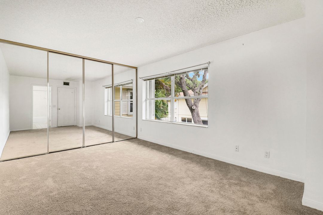 待售: $263,000 (2 贝兹, 2 浴室, 1374 平方英尺)