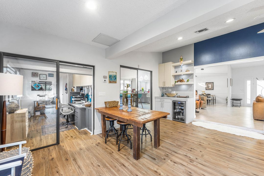 En Venta: $625,000 (2 camas, 2 baños, 2415 Pies cuadrados)