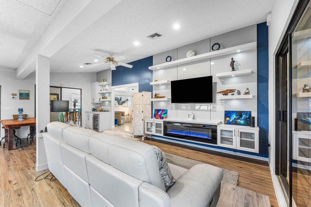 En Venta: $625,000 (2 camas, 2 baños, 2415 Pies cuadrados)