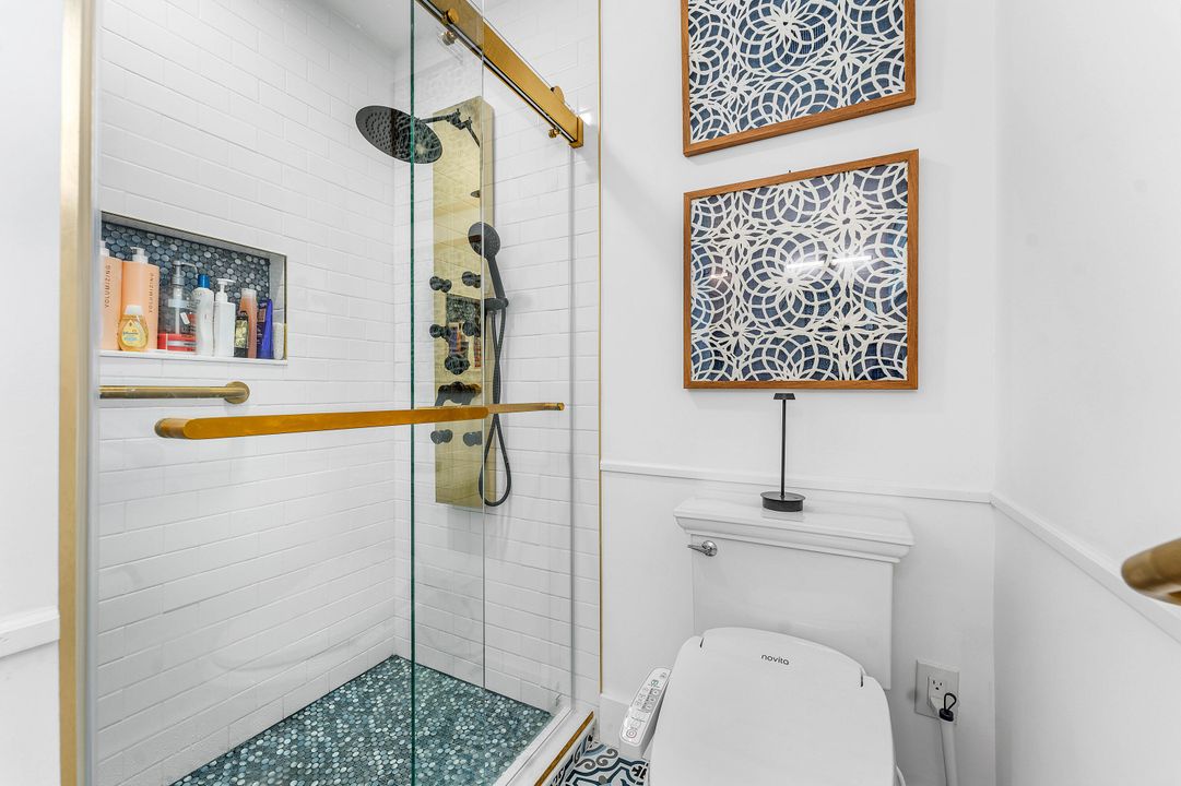 En Venta: $625,000 (2 camas, 2 baños, 2415 Pies cuadrados)