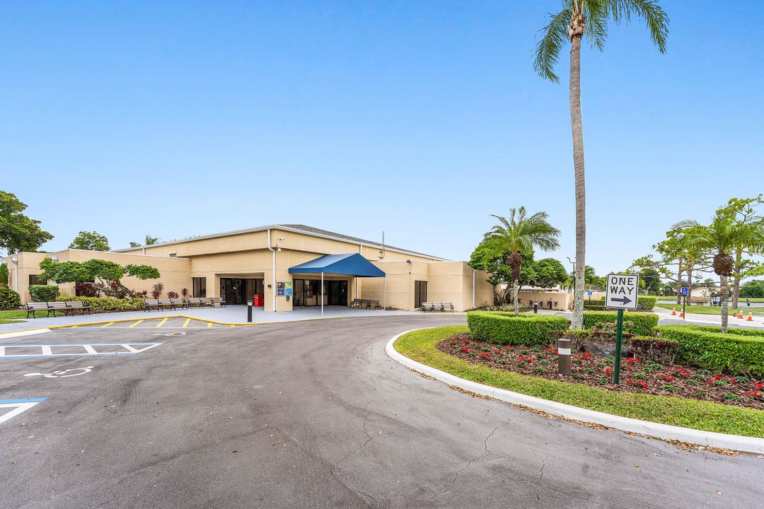 En Venta: $625,000 (2 camas, 2 baños, 2415 Pies cuadrados)