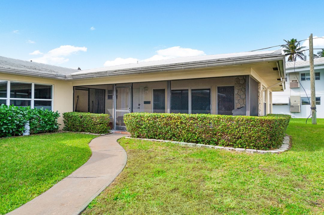 For Rent: $2,800 (2 beds, 2 baths, 1100 Square Feet)