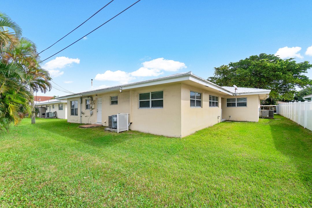 For Rent: $2,800 (2 beds, 2 baths, 1100 Square Feet)