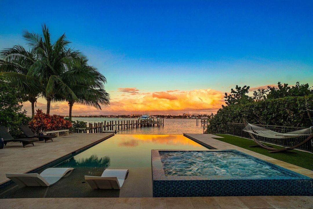 En Venta: $4,500,000 (5 camas, 4 baños, 3996 Pies cuadrados)