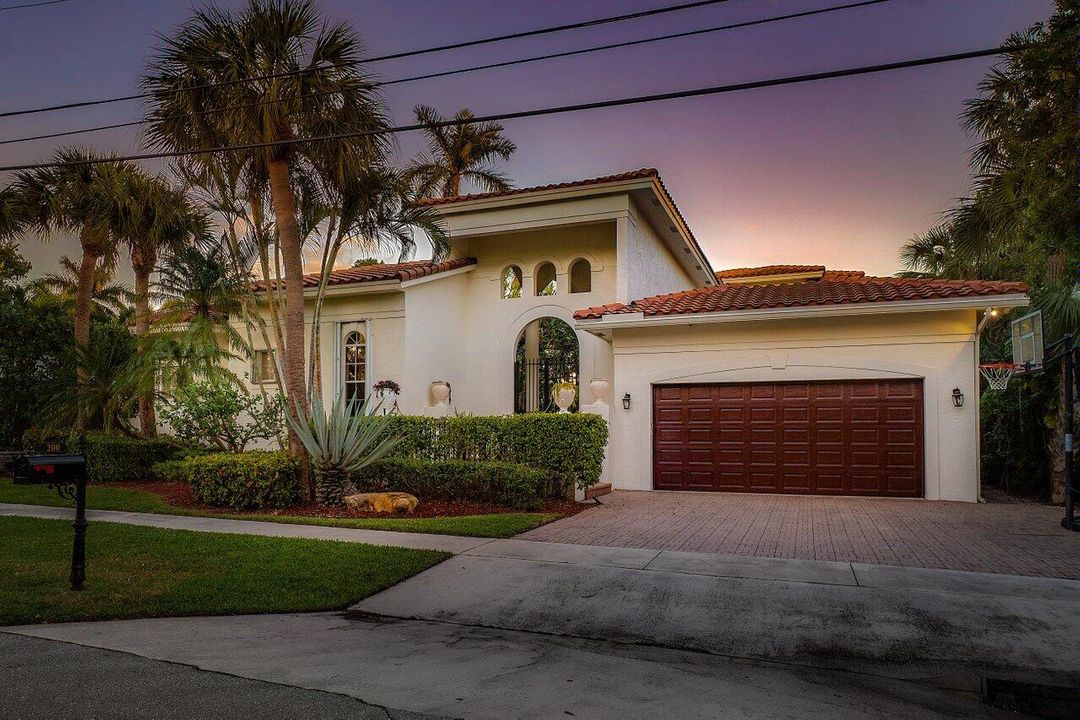 En Venta: $4,500,000 (5 camas, 4 baños, 3996 Pies cuadrados)