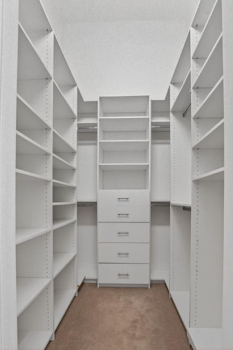 For Sale: $1,175,000 (4 beds, 3 baths, 3109 Square Feet)