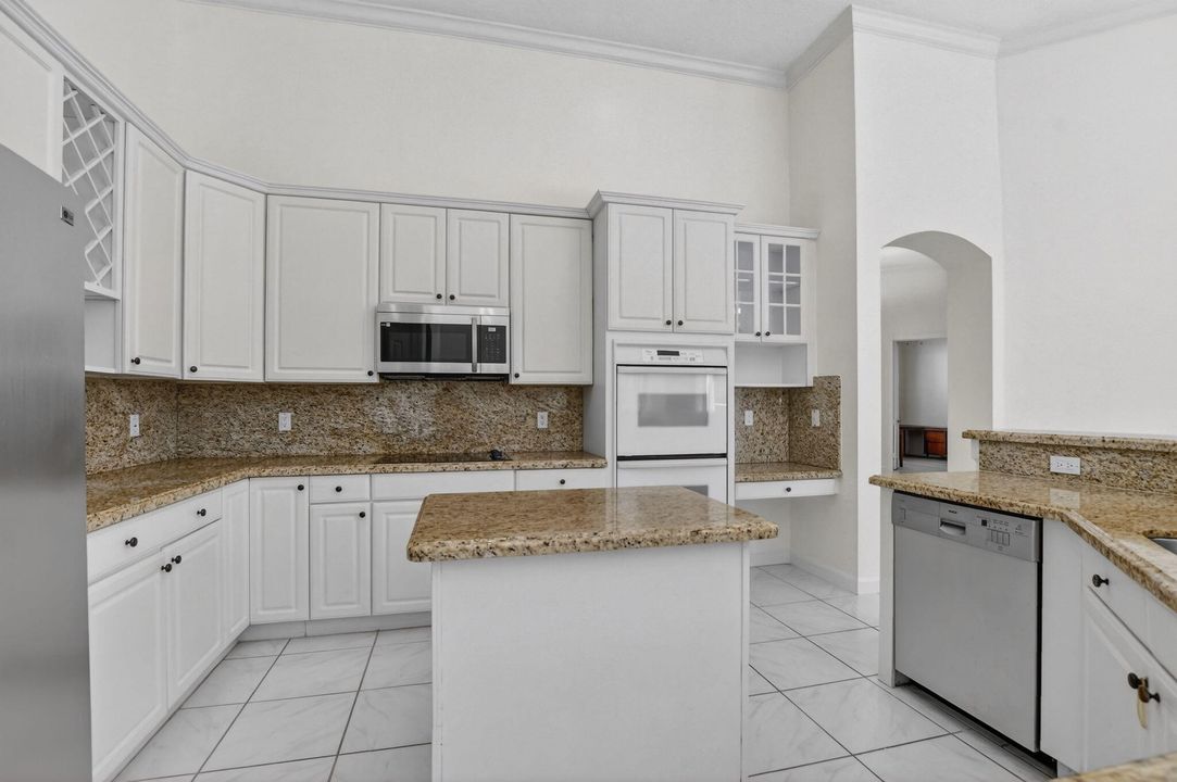 For Sale: $1,175,000 (4 beds, 3 baths, 3109 Square Feet)