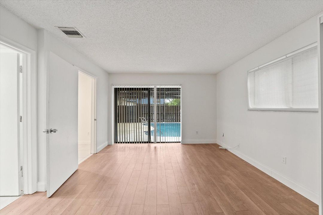 出租: $2,850 (3 贝兹, 2 浴室, 1646 平方英尺)