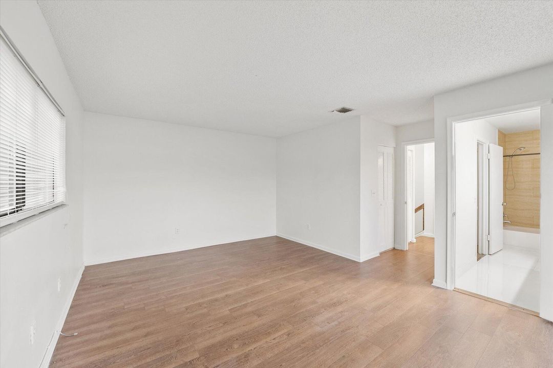 出租: $2,850 (3 贝兹, 2 浴室, 1646 平方英尺)