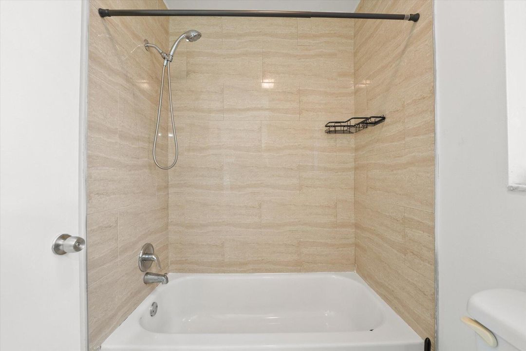 出租: $2,850 (3 贝兹, 2 浴室, 1646 平方英尺)