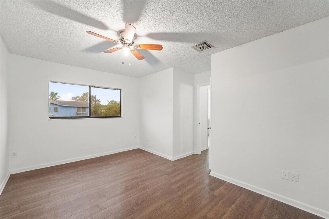 出租: $2,850 (3 贝兹, 2 浴室, 1646 平方英尺)