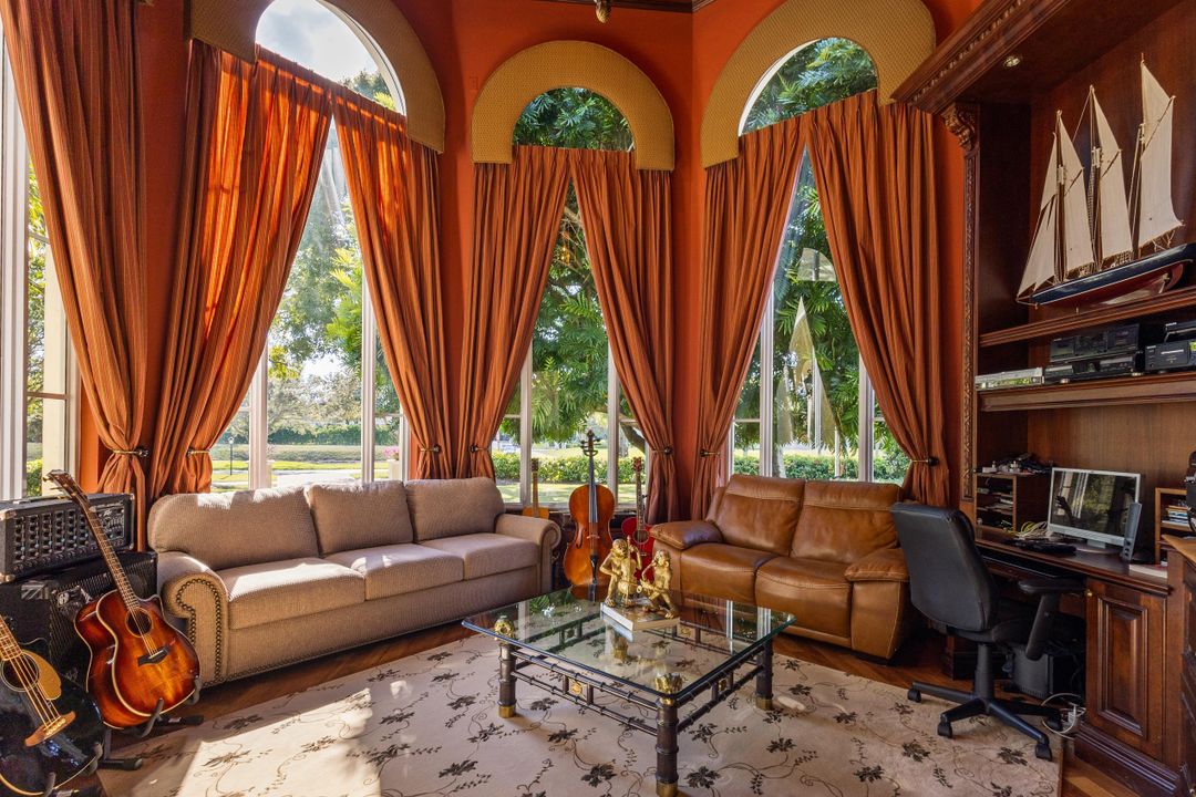 For Sale: $5,495,000 (6 beds, 5 baths, 6780 Square Feet)