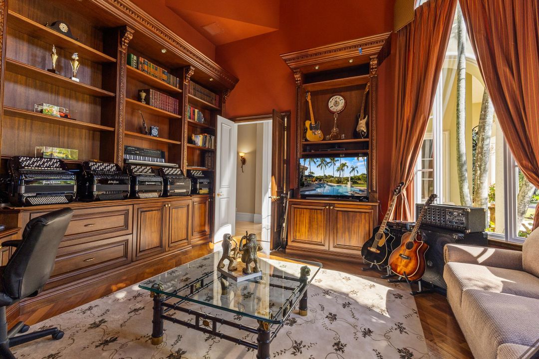 For Sale: $5,495,000 (6 beds, 5 baths, 6780 Square Feet)