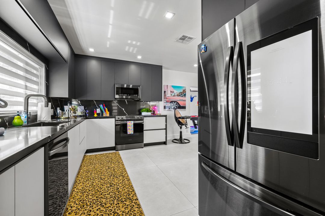 For Rent: $12,000 (4 beds, 3 baths, 2540 Square Feet)