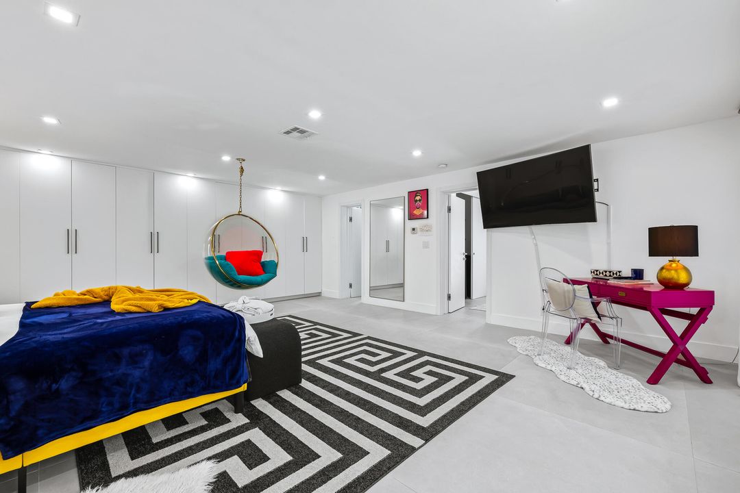 For Rent: $12,000 (4 beds, 3 baths, 2540 Square Feet)