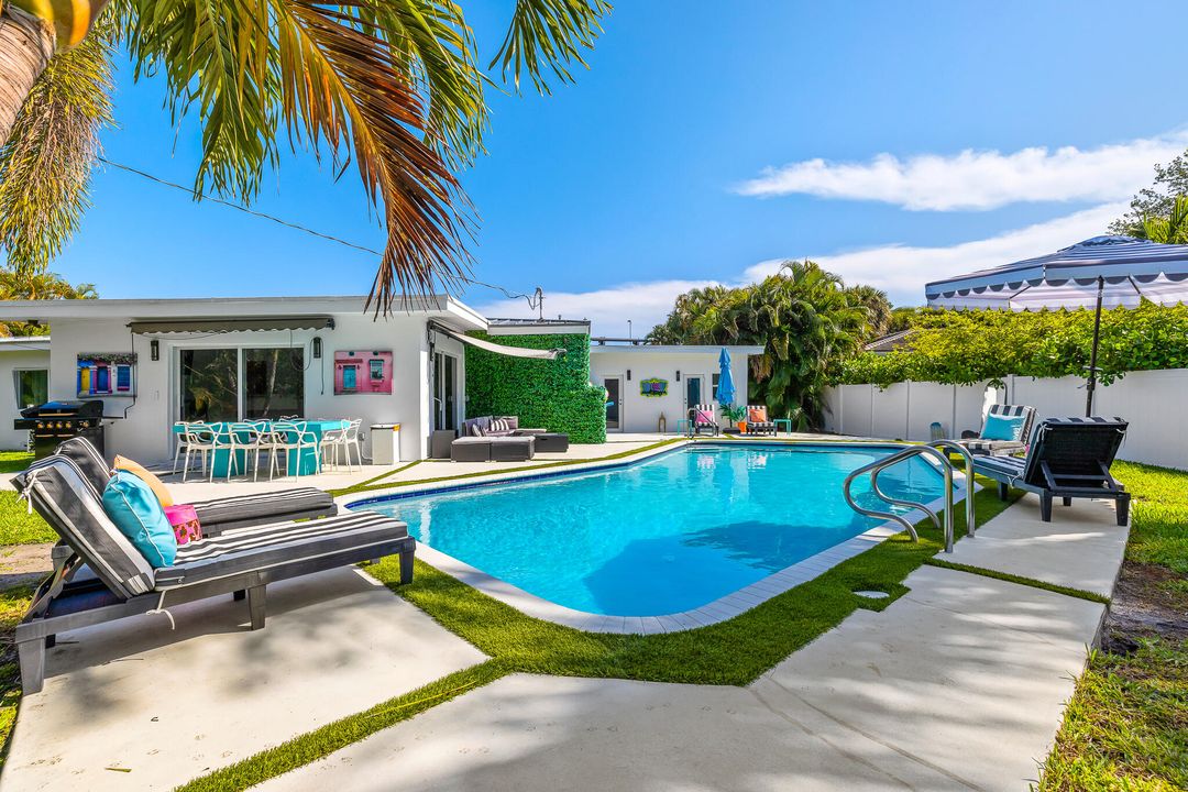 For Rent: $12,000 (4 beds, 3 baths, 2540 Square Feet)