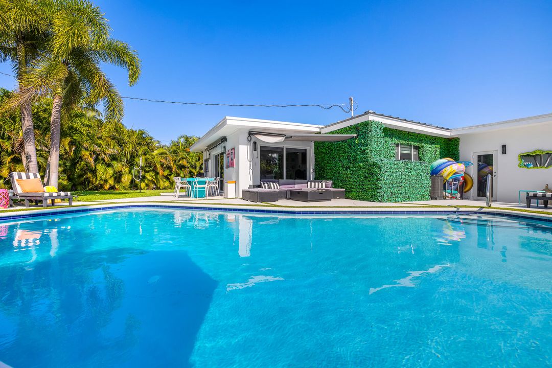 For Rent: $12,000 (4 beds, 3 baths, 2540 Square Feet)