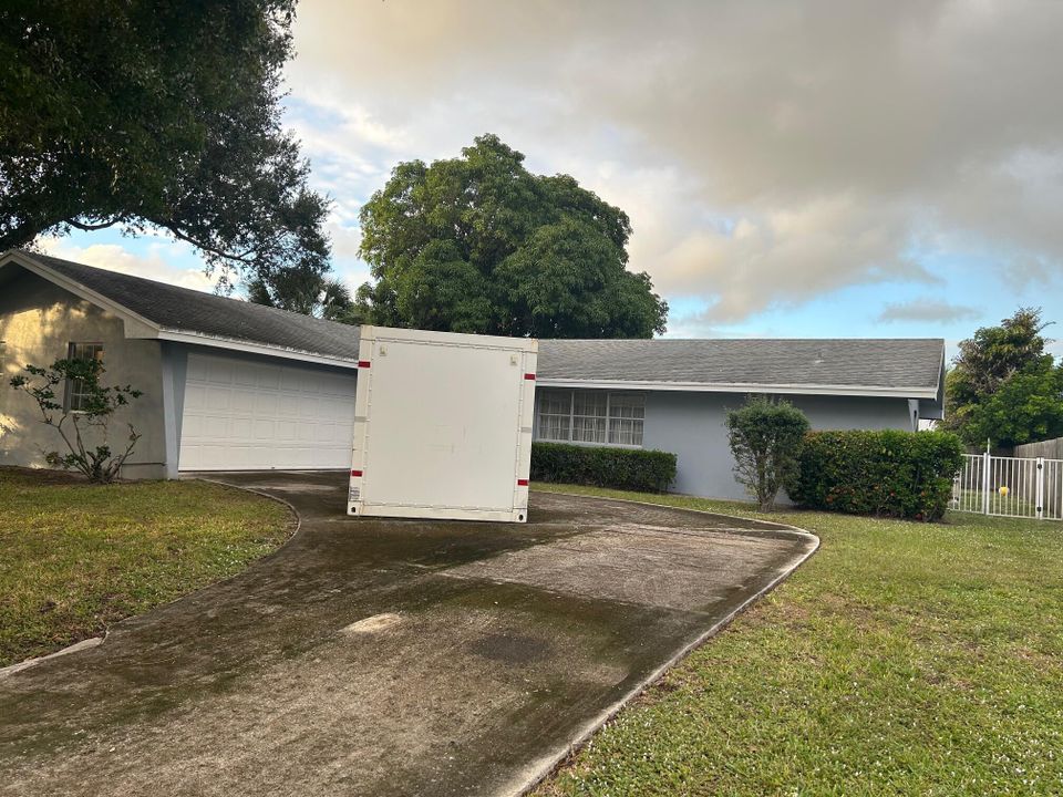 Active With Contract: $525,000 (4 beds, 2 baths, 1684 Square Feet)