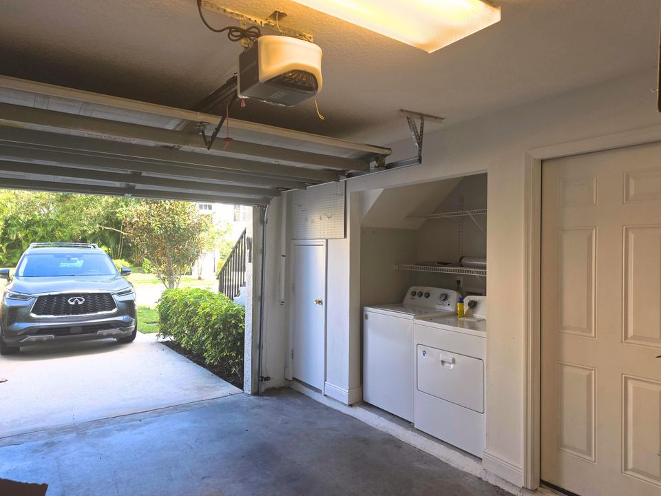 For Sale: $250,000 (2 beds, 2 baths, 1578 Square Feet)