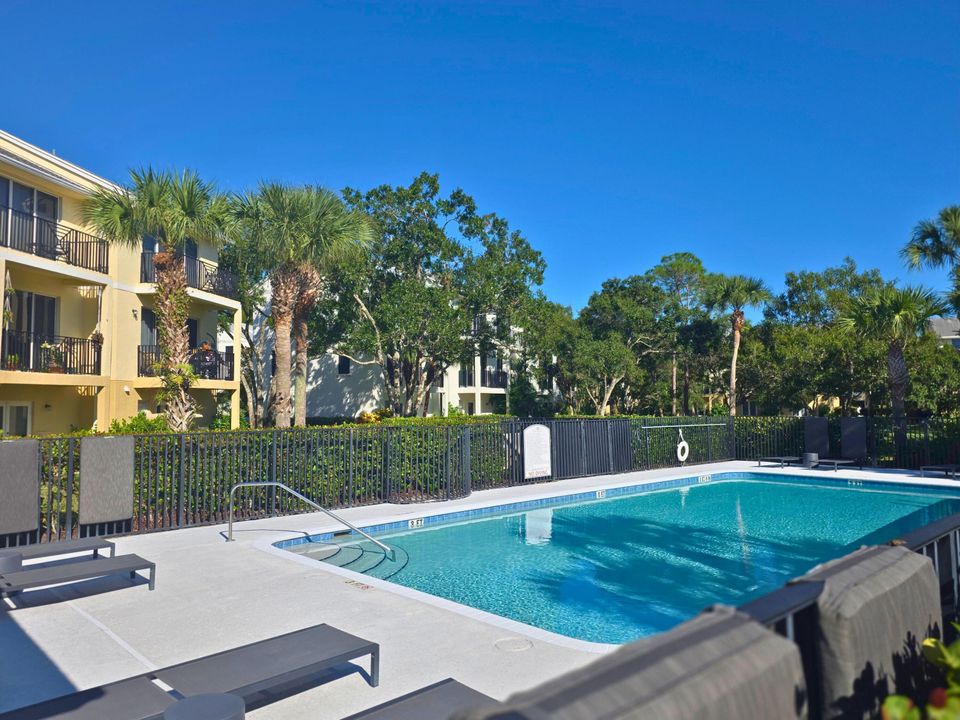 For Sale: $250,000 (2 beds, 2 baths, 1578 Square Feet)