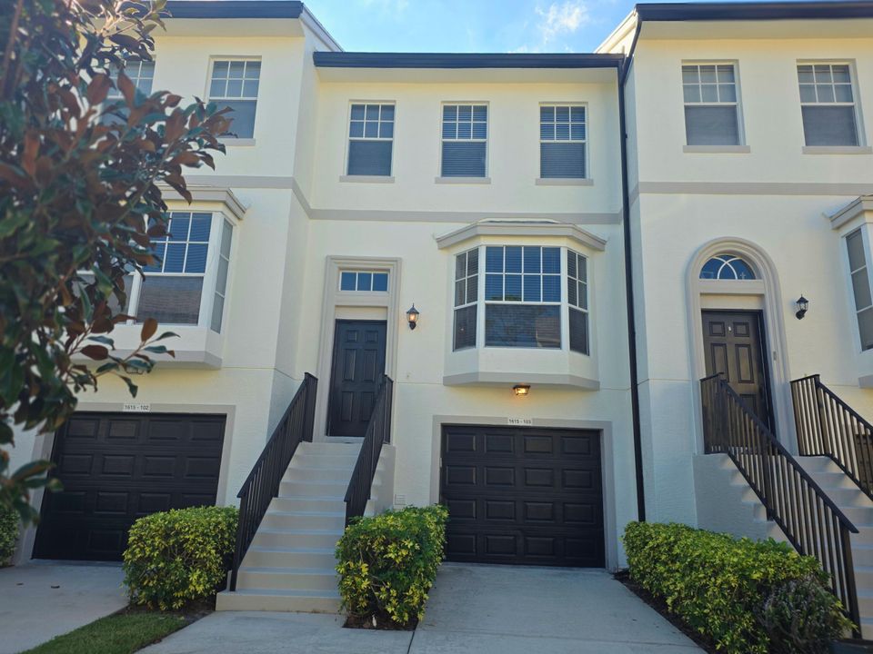 For Sale: $250,000 (2 beds, 2 baths, 1578 Square Feet)